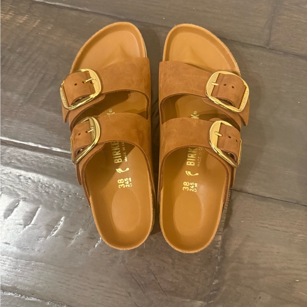 Birkenstock LIKE NEW  Big Buckle Arizona Brown Sandals with Gold Buckles